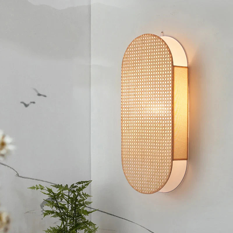 Wabi Sabi Vägglampa i Handflätad Rattan – Naturlig och Harmonisk Design