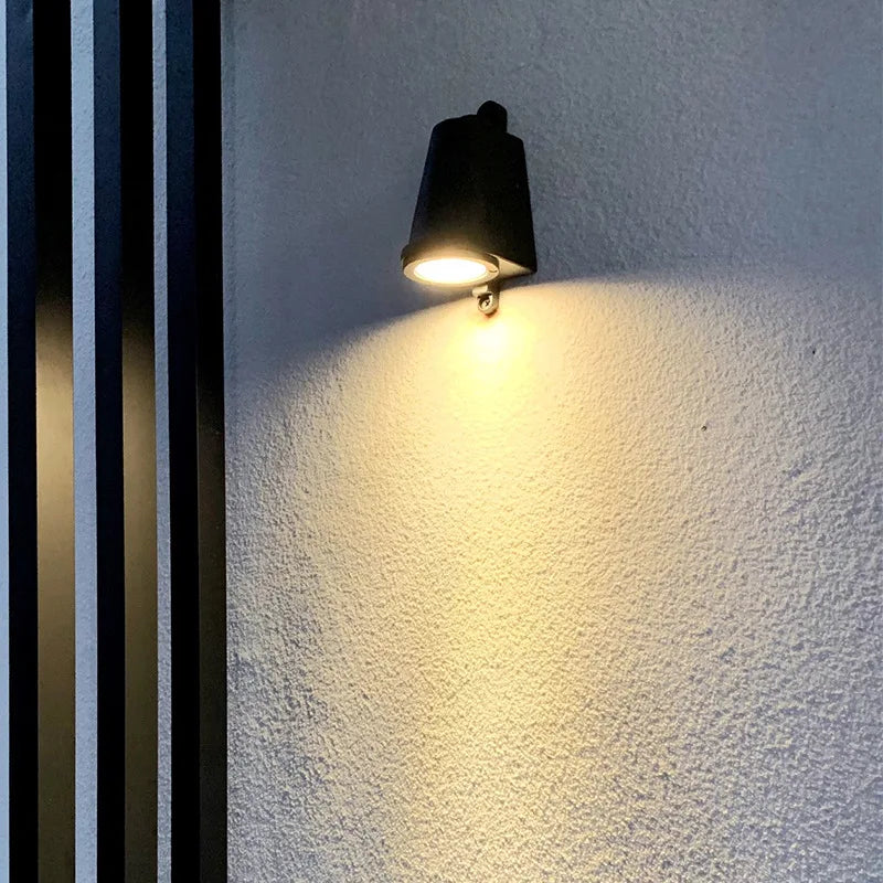 Retro utomhusvägglampa i aluminium med nedåtriktad LED-belysning