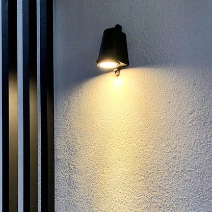 Retro utomhusvägglampa i aluminium med nedåtriktad LED-belysning