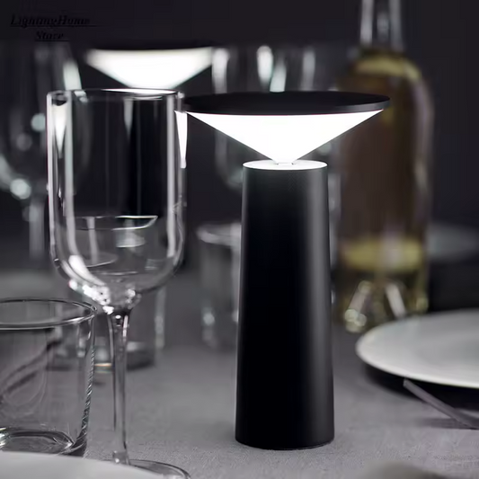 Livona | Kristallinspirerad bordslampa med smidig touchkontroll och modern design
