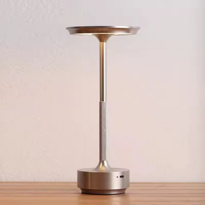 Lumo | Modern trådlös bordslampa i aluminium med elegant design