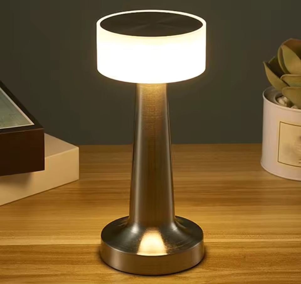 Lumiéra | Uppladdningsbar bordslampa med smidig touchkontroll och modern design