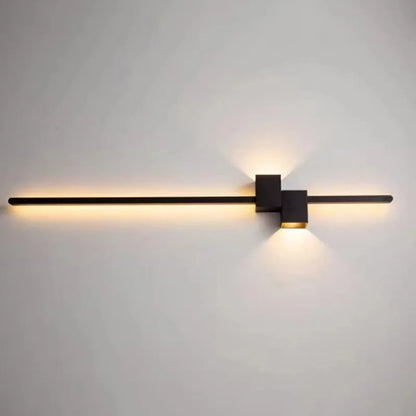 Lång nordisk LED-vägglampa i aluminium med dimbar upp- och nedbelysning