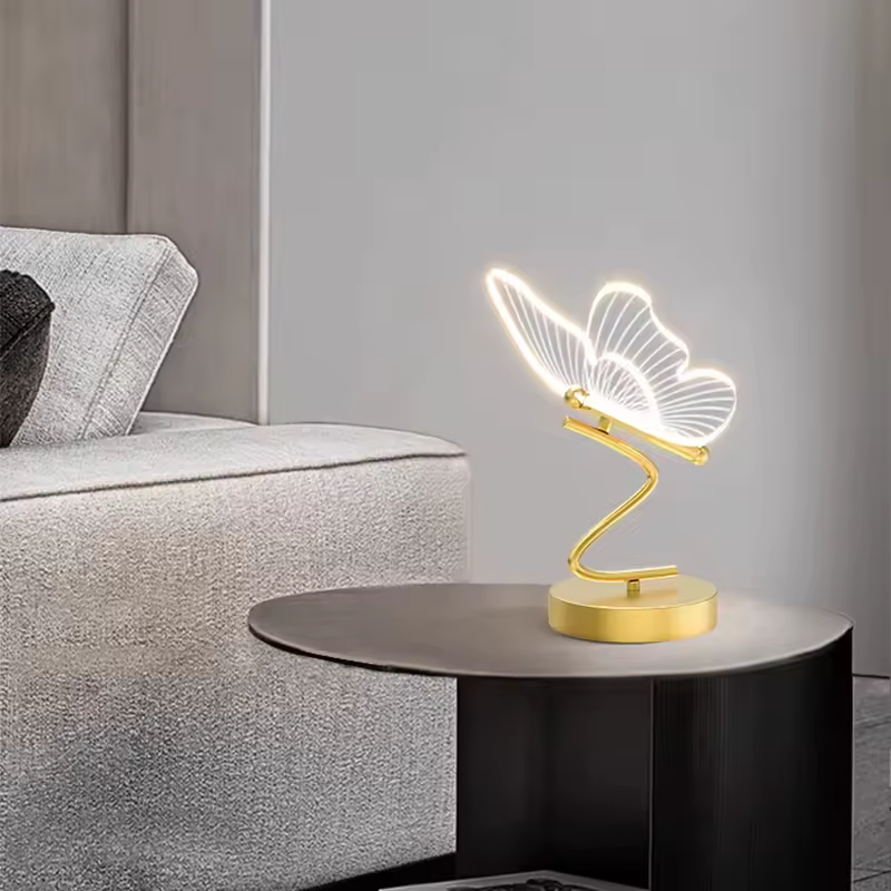 Auri | Fjärilsinspirerad bordslampa med LED-ljus och praktisk knappströmbrytare