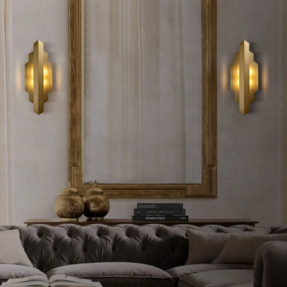 Modern vägglampa i rostfritt stål med guldfinish för sovrum och vardagsrum