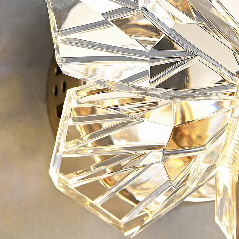 LED-vägglampa i fjärilform – modern belysning med kristallglans