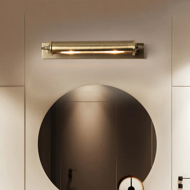 Vägglampa i vintageinspirerad bronsdesign med utbytbar E14-ljuskälla