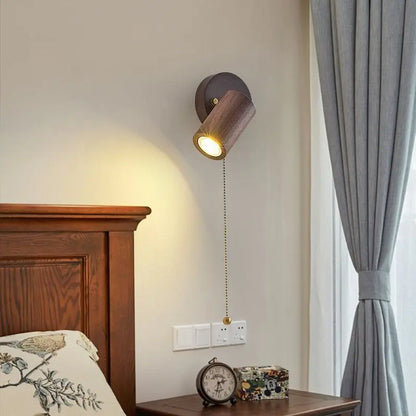 Japansk vägglampa i valnötsträ med justerbart ljus och kedjeswitch