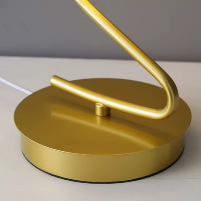 Auri | Fjärilsinspirerad bordslampa med LED-ljus och praktisk knappströmbrytare