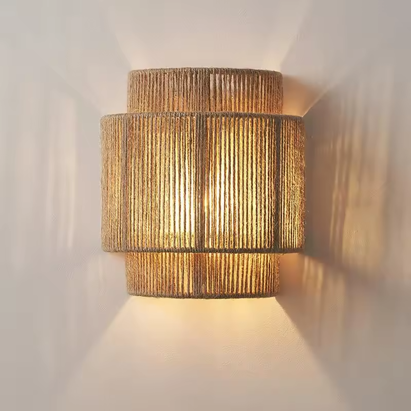 Ravela | Vägglampa med rustik design i hamparep och stilfull karaktär