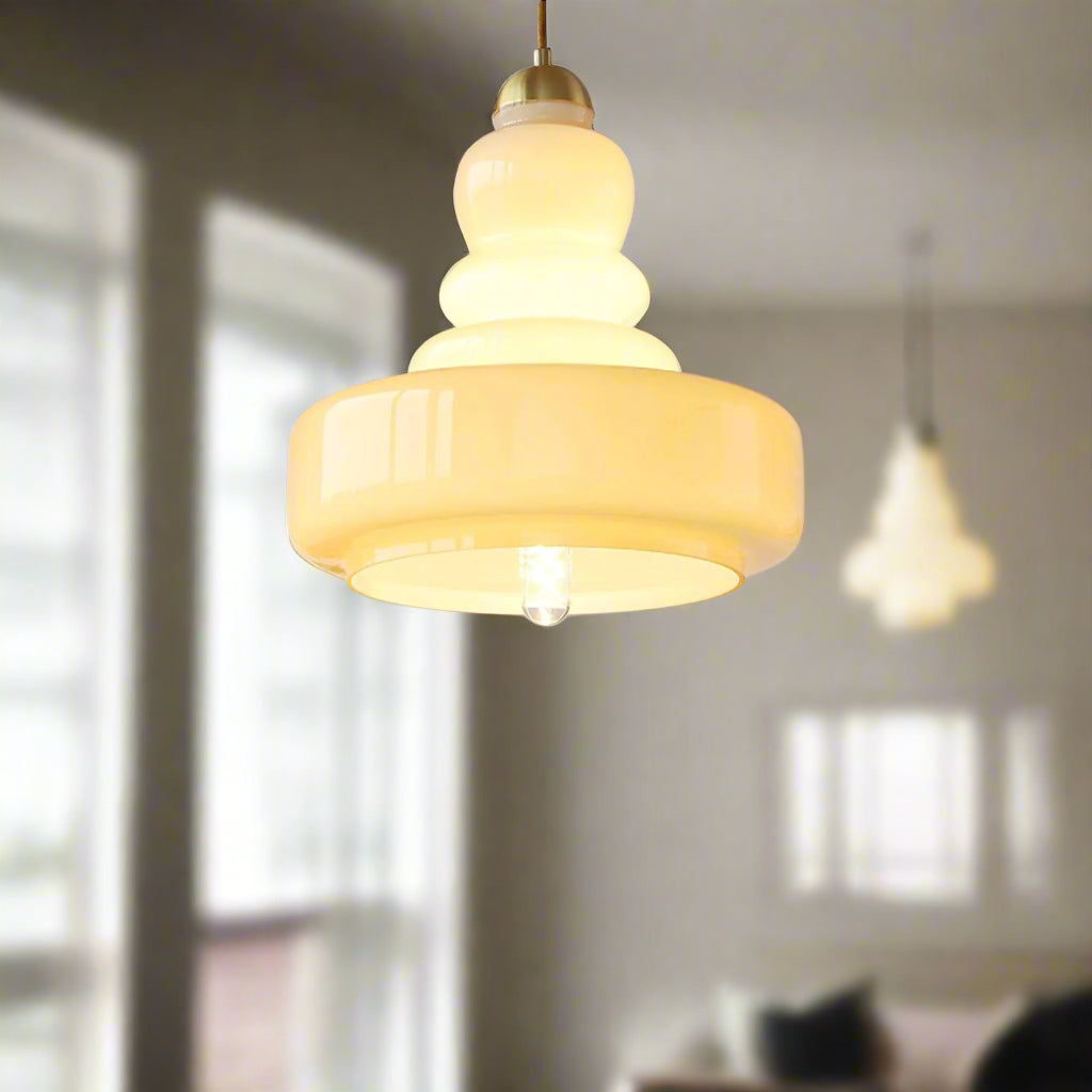 Skulptural pendellampa i glas med modern design för kök matsal och vardagsrum