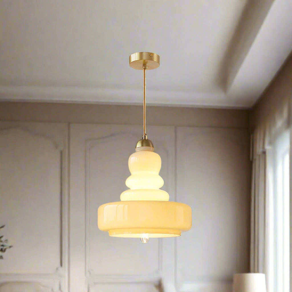Skulptural pendellampa i glas med modern design för kök matsal och vardagsrum