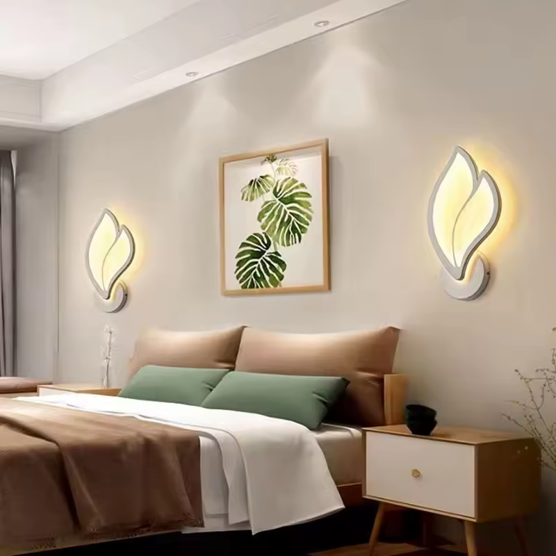 Varo | Modern vägglampa med LED-belysning uppåt och nedåt för stilren effekt