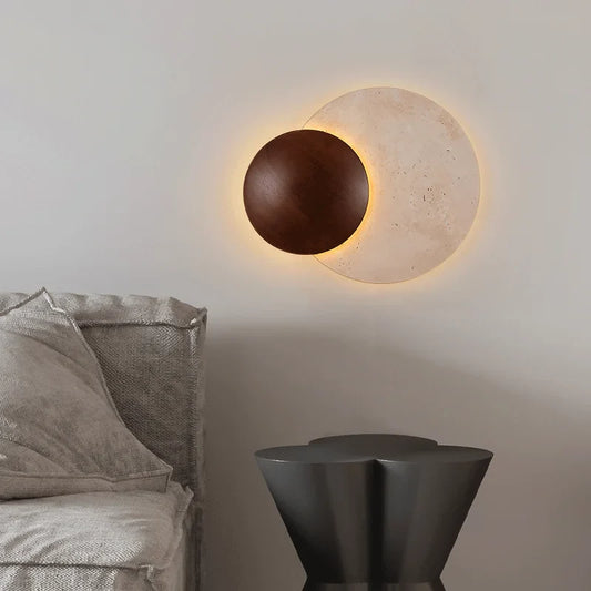 Rund vägglampa i naturlig sten med vintage Art Déco-design