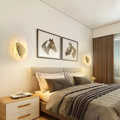 Velto | LED vägglampa med upp- och nedåtriktat ljus i modern design