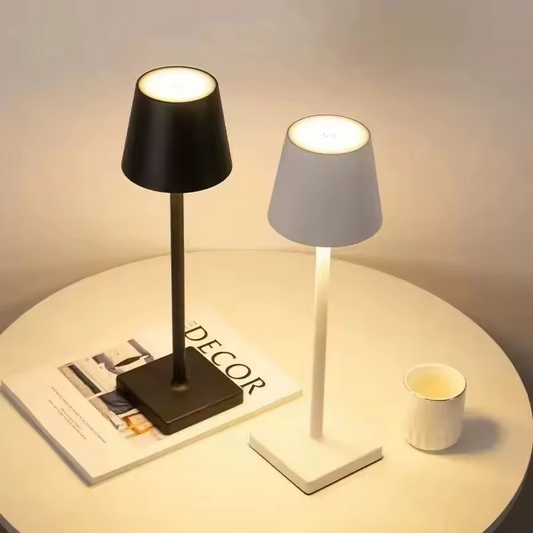 Nova | Uppladdningsbar bordslampa med justerbart LED-ljus och modern design