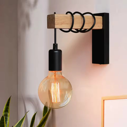 Lunor | Vägglampa i trä och järn med retro design och dekorativ stil