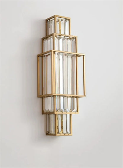 Lyxig vägglampa i kristall med geometrisk design – för en elegant interiör