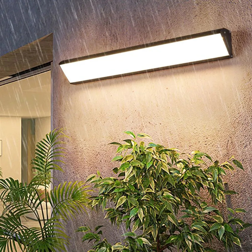 Modern avlång vägglampa med LED-belysning för utomhusbruk