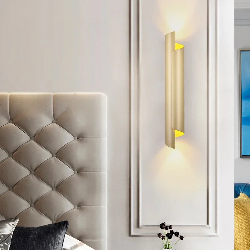Lyxig vägglampa i koppar med LED-belysning för sovrum och vardagsrum
