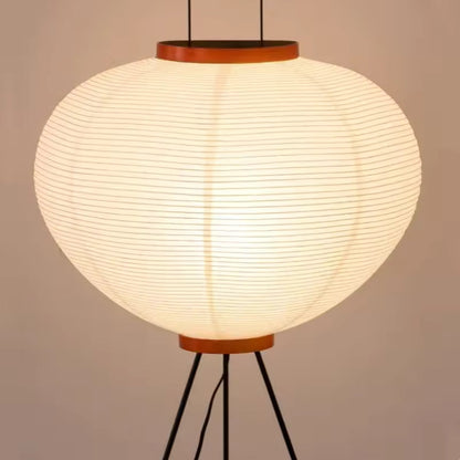Akiru | Wabi-sabi golvlampa i rispapper med LED-belysning och handgjord finish
