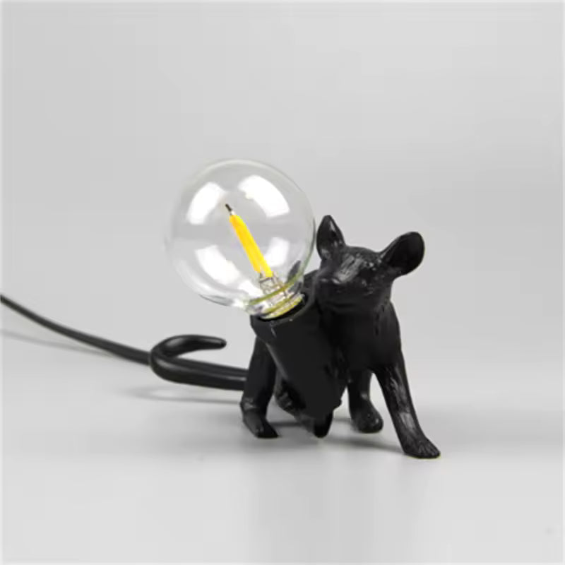 Ratlamp – Dekorativ bordslampa i harts med musdesign och unik inredningsdetalj