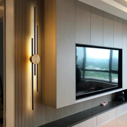 Modern vägglampa i aluminium med långsmal LED-design