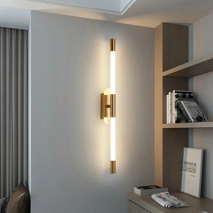 Modern lång roterbar LED vägglampa i minimalistisk metallisk design