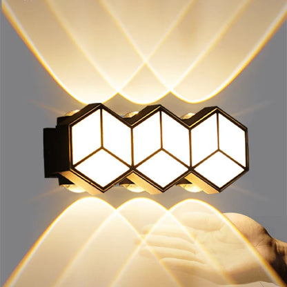 Modern vattentät vägglampa i aluminium – för inomhus och utomhusbruk