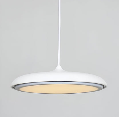 Modern pendellampa i metall med UFO-inspirerad design för matsal kök bar