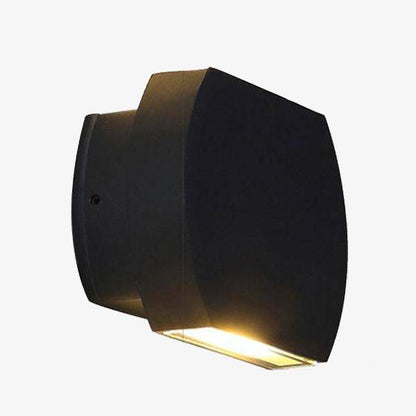 Modern vägglampa i aluminium med härdat glas och LED-belysning