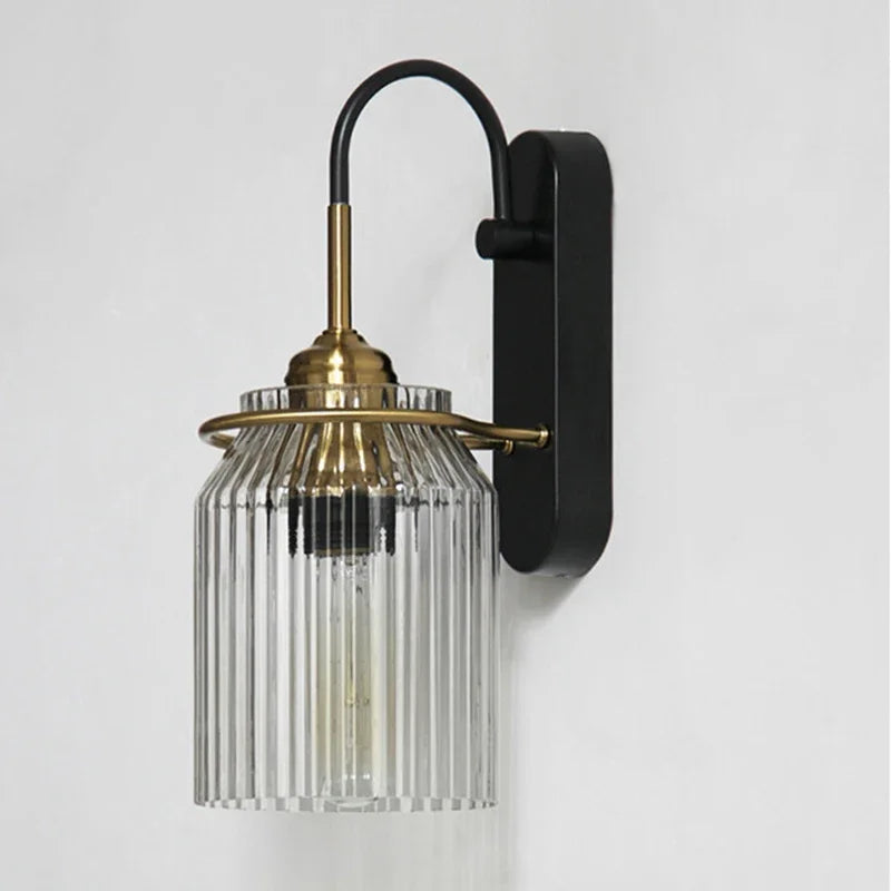 Industriell vägglampa i metall och glas – elegant LED-belysning för sovrum, hall och vardagsrum