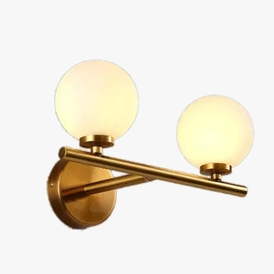 Vägglampa i modern vintage-stil med justerbar arm – i elegant guld