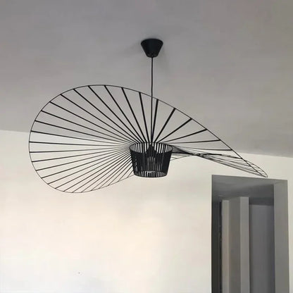 Nordisk Vertigo taklampa i metall asymmetrisk design för matsal vardagsrum sovrum