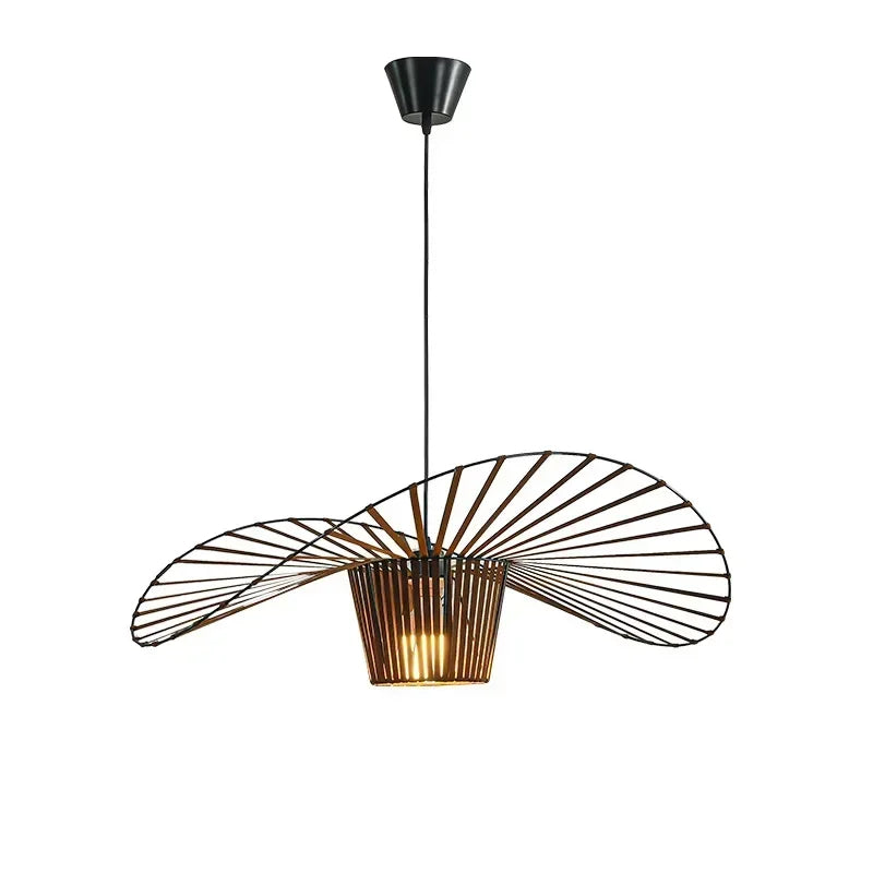 Nordisk Vertigo taklampa i metall asymmetrisk design för matsal vardagsrum sovrum