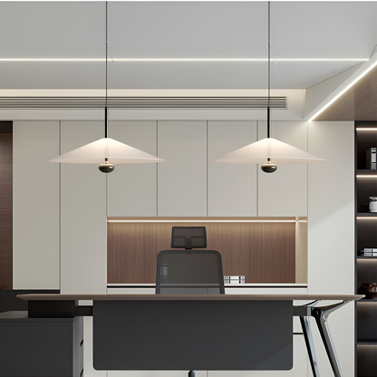 Modern vit pendellampa i minimalistisk design för kök och vardagsrum