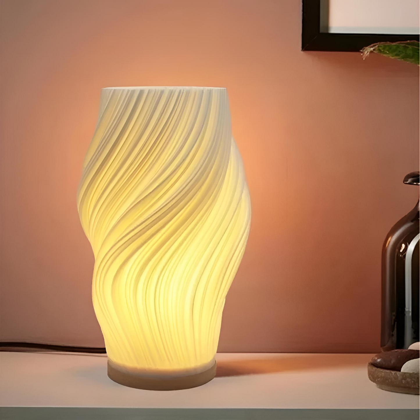 French cream veckad bordslampa med modern design och justerbart LED-ljus