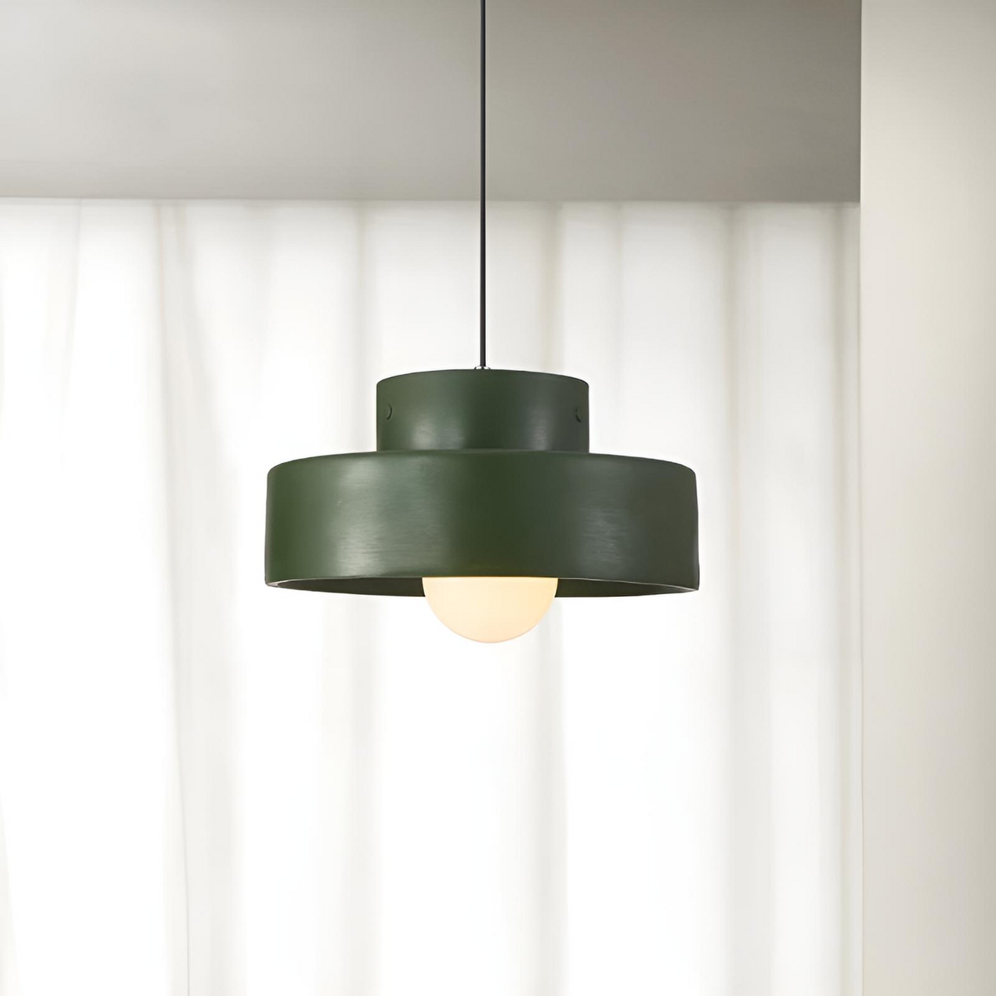 Modern takpendel i minimalistisk design med justerbar upphängning