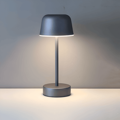 Retro färgglad LED bordslampa i metall med dimbart ljus och sladdlös design