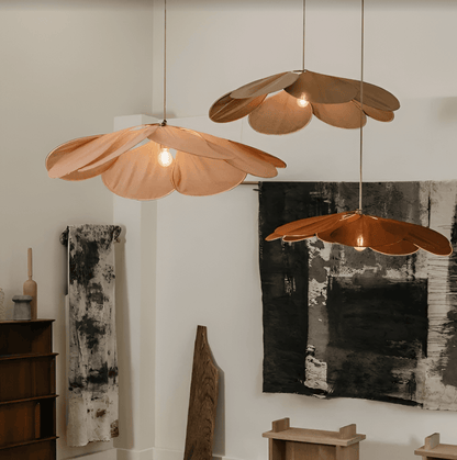Blominspirerad pendellampa i tyg med LED och skandinavisk design