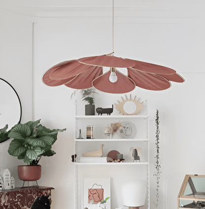 Blominspirerad pendellampa i tyg med LED och skandinavisk design