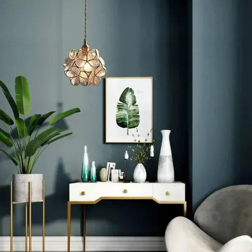 Handgjord glaspendel i blomdesign med mässingsdetaljer för kök sovrum hall