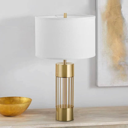 Exklusiv bordslampa i mässing med linneskärm – modern design och varm belysning