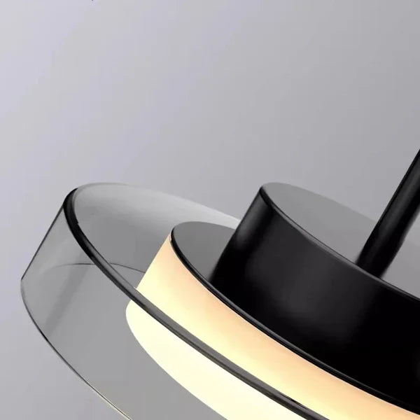 Nordisk modern LED taklampa med tre ljuskällor i järn och akryl för matsal vardagsrum kök
