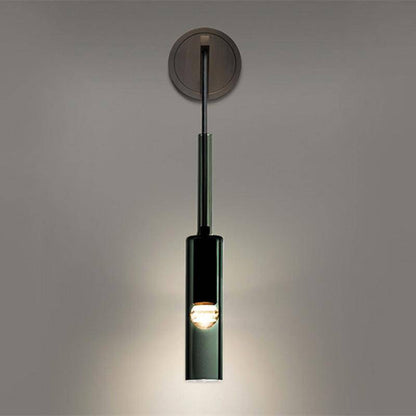 Modern vägglampa i svart metall – stilren och elegant belysning