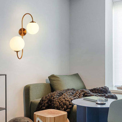 Vägglampa i metall och frostat glas med dubbel ljuskälla