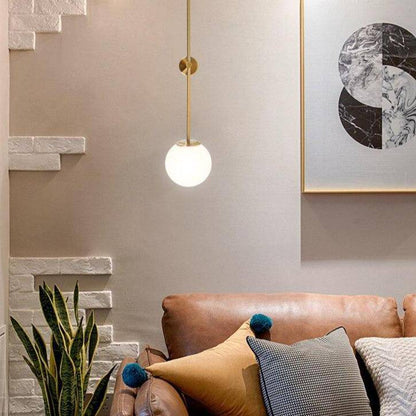 Modern vägglampa i metall med frostat glas för sovrum, vardagsrum och hall