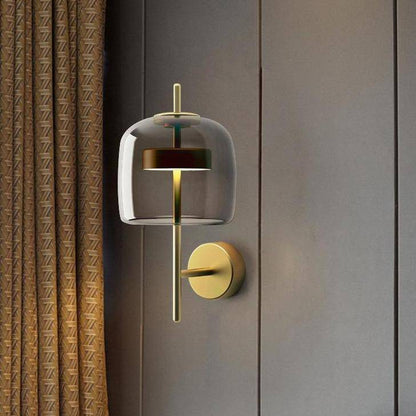 Europeisk vägglampa i färgat glas för sovrum och vardagsrum