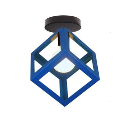 Taklampa i metall med geometrisk industriell design