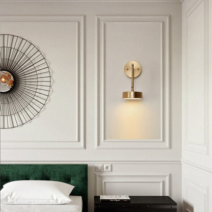 Modern vägglampa i koppar för sovrum och vardagsrum